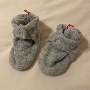 Zutano gray fleece baby booties 12 months